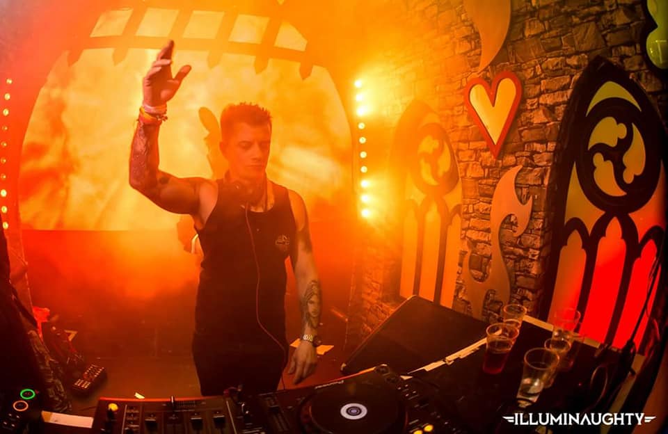 Montez at IllumiNaughty